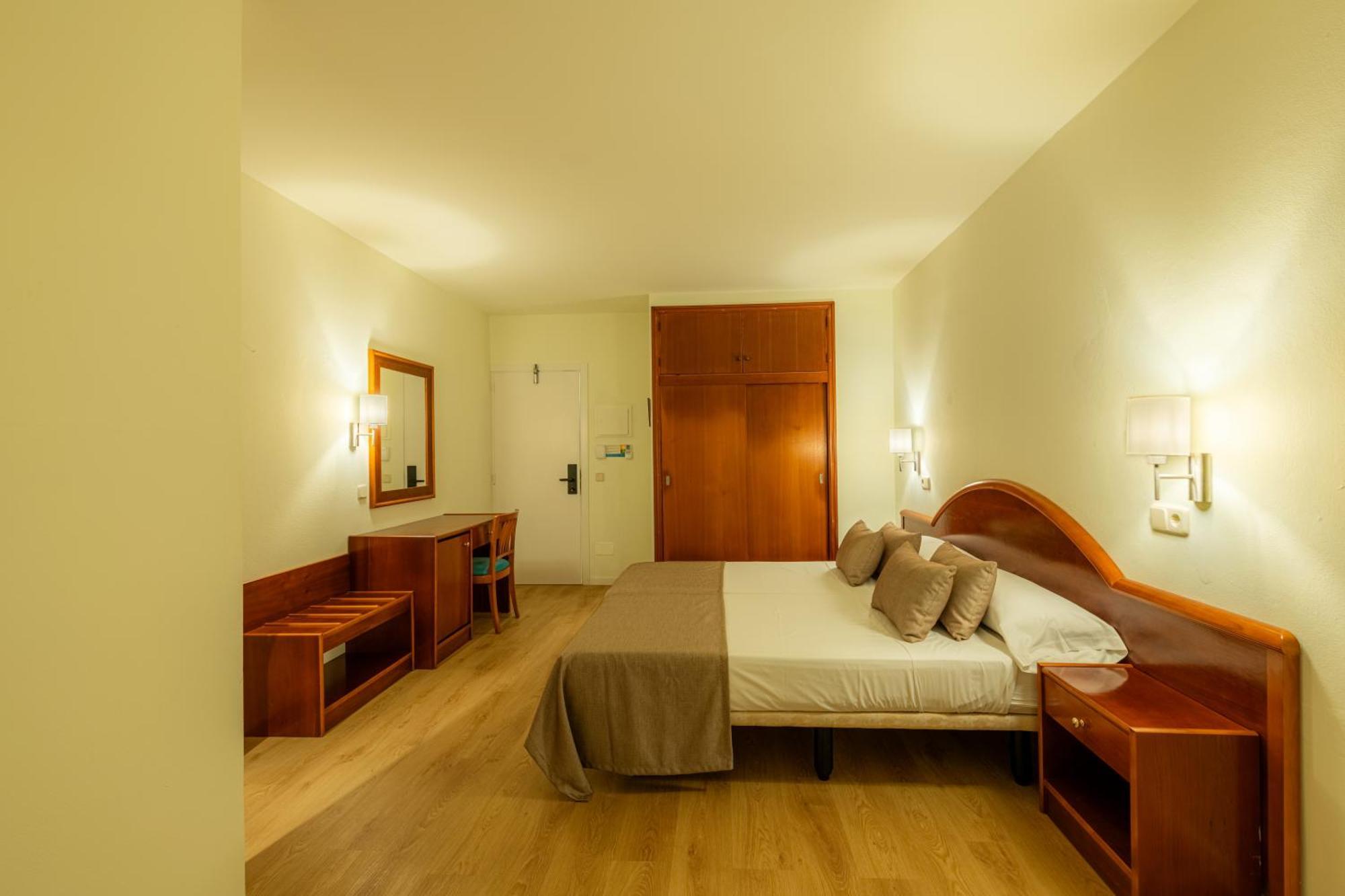 Iroco Hostal Cala D´Or Extérieur photo